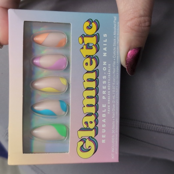 Glamnetic press-on nails Rainbow Puff - Picture 1 of 5